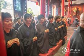 居士服能否随意穿着