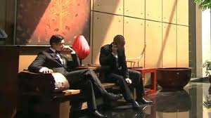 游日东的爱恋之谜：珠光宝气中的心动人选